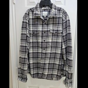 American Eagle Super Soft Black and White Plaid Button-Up Shirt Sz Large